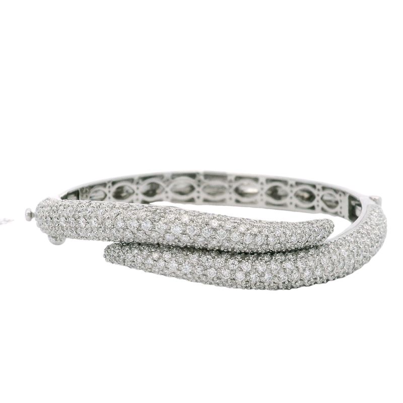 Stunning White Gold Diamond bangle, Pave